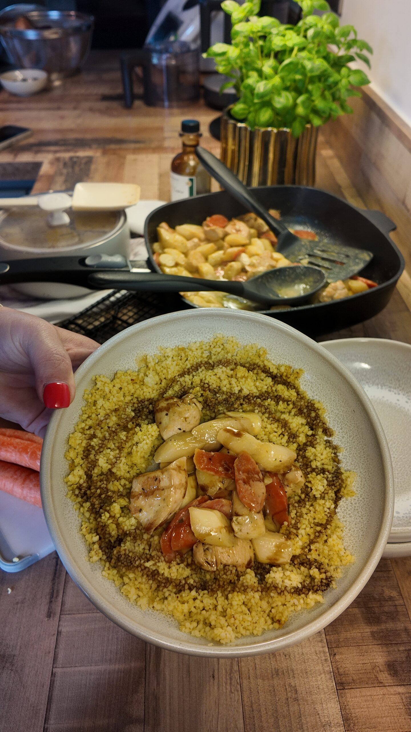 Couscous-Pfanne mit Hähnchen, Spargel & Karotten – Schnelles Feierabendgericht