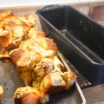 Laugenkonfekt mit getrockneten Tomaten & Mozzarella